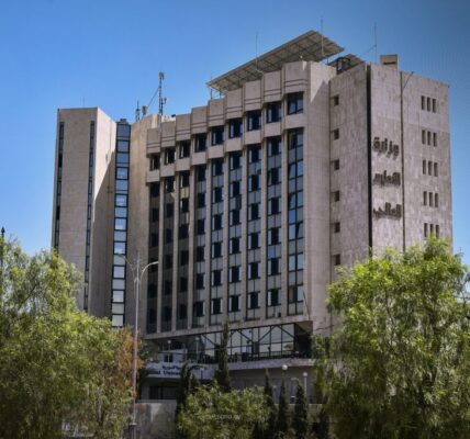 التعليم الجامعي: إيجاد حلول لتحديات طلاب جامعات الحسكة والرقة وضمان حقوقهم الأكاديمية