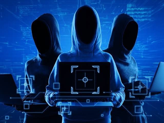 الجريمة الإلكترونية.. تهديد يتزايد مع تقدم التكنولوجيا د. مصطفى: الشائعة تشمل اختراق التحويلات المالية والابتزاز الرقمي