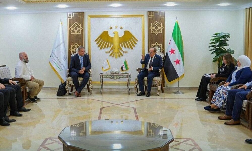 الحلبي يحتفي بوفد مبادرة "علاج 4" لمساهماتهم في تعزيز القطاعين الصحي والتعليمي