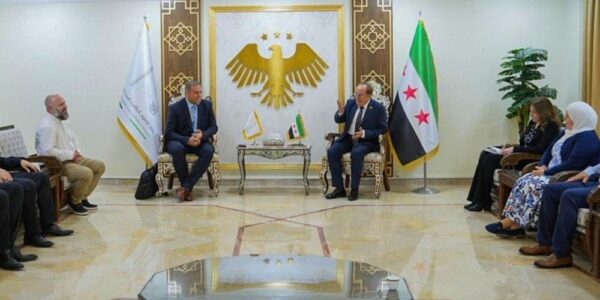 الحلبي يحتفي بوفد مبادرة "علاج 4" لمساهماتهم في تعزيز القطاعين الصحي والتعليمي