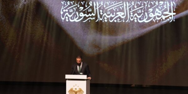 الرئيس أحمد الشرع: قطاع الأقمشة يروي جزءاً من رواية تراث سوريا