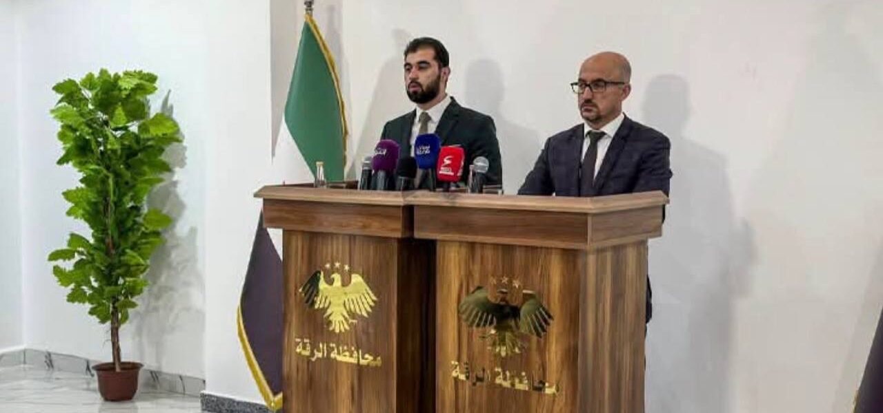 الرقة تسدد رواتب 3525 موظفاً وتعيد 3870 مفصولاً للخدمة