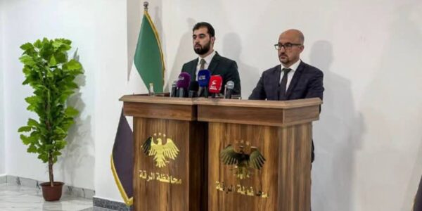 الرقة تسدد رواتب 3525 موظفاً وتعيد 3870 مفصولاً للخدمة