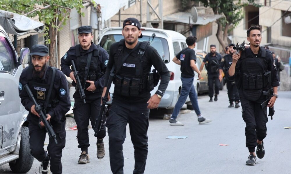 توقيف مجموعة من الأشخاص المطلوبين في مداهمة أمنية ببلدة خربة الورد قرب دمشق