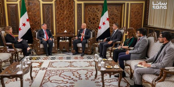 حوارات سورية بريطانية في دمشق بشأن قضايا النهوض وإزالة المتفجرات