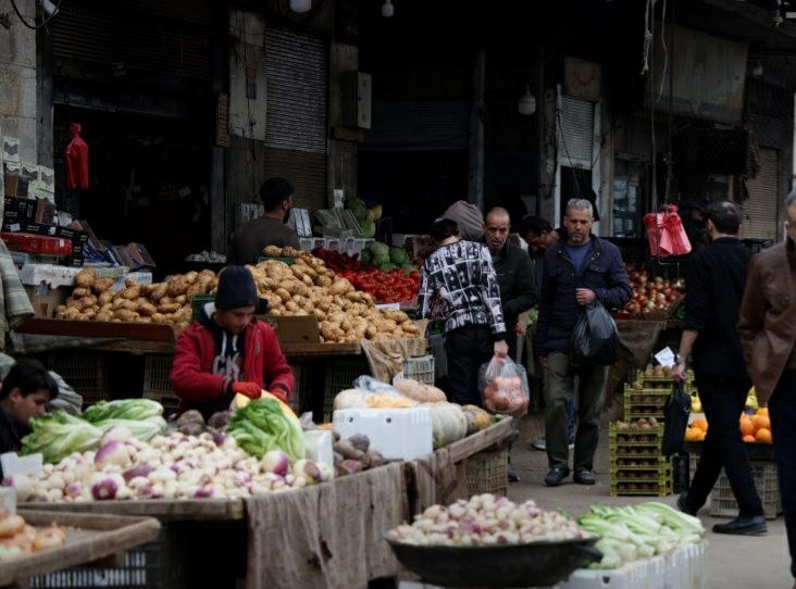 خبراء يقدمون حلولاً سريعة لتفادي التأثيرات السلبية لزيادة تكاليف الحياة