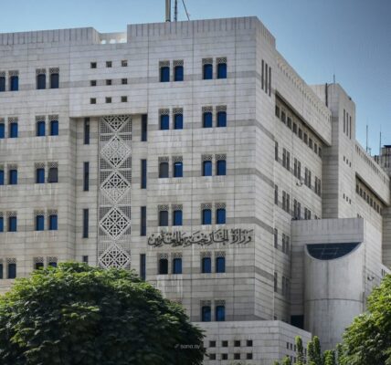 دمشق تستنكر بقوة محاولة استهداف مواقع نفطية سعودية بواسطة طائرات بدون طيار
