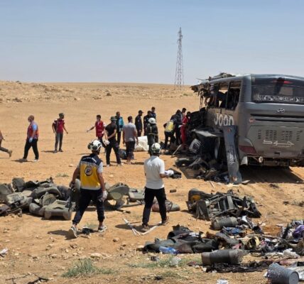 رسائل تعزية رسمية لضحايا حادث طريق دير الزور ـ دمشق
