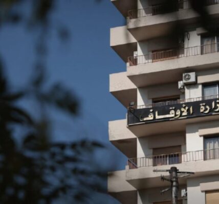 زيادة التعويض المالي للعاملين في المجال الديني من قبل وزارة الشؤون الدينية