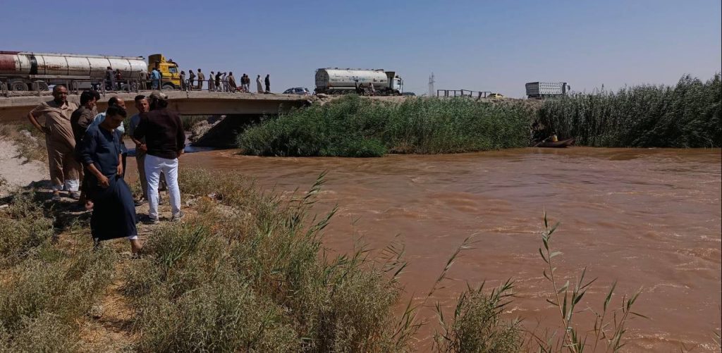 سقوط مركبة تقل مجموعة أشخاص في مياه نهر البليخ.. وفرق البحث والإنقاذ تفتش عن المفقودين وسط تيارات موحلة
