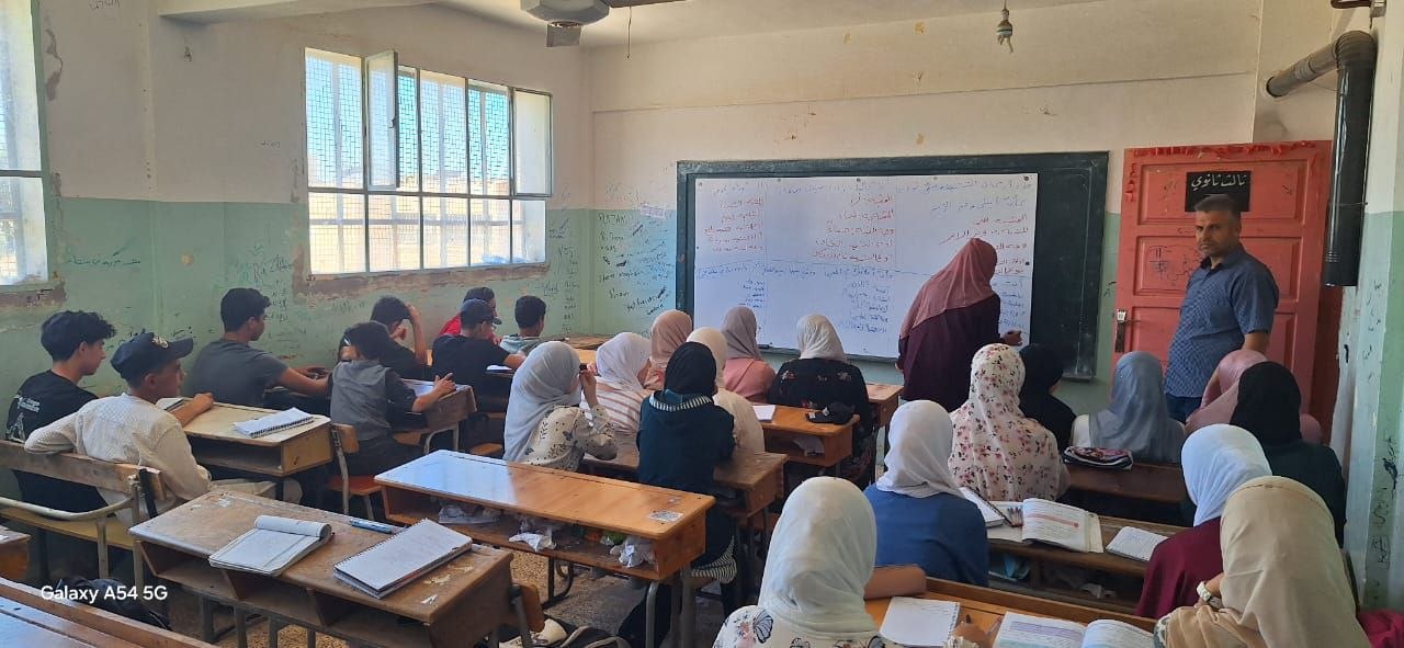 نقابة عمال درعا تنظم برامج تعليمية مجانية لطلاب الشهادات العامة من أبناء العاملين