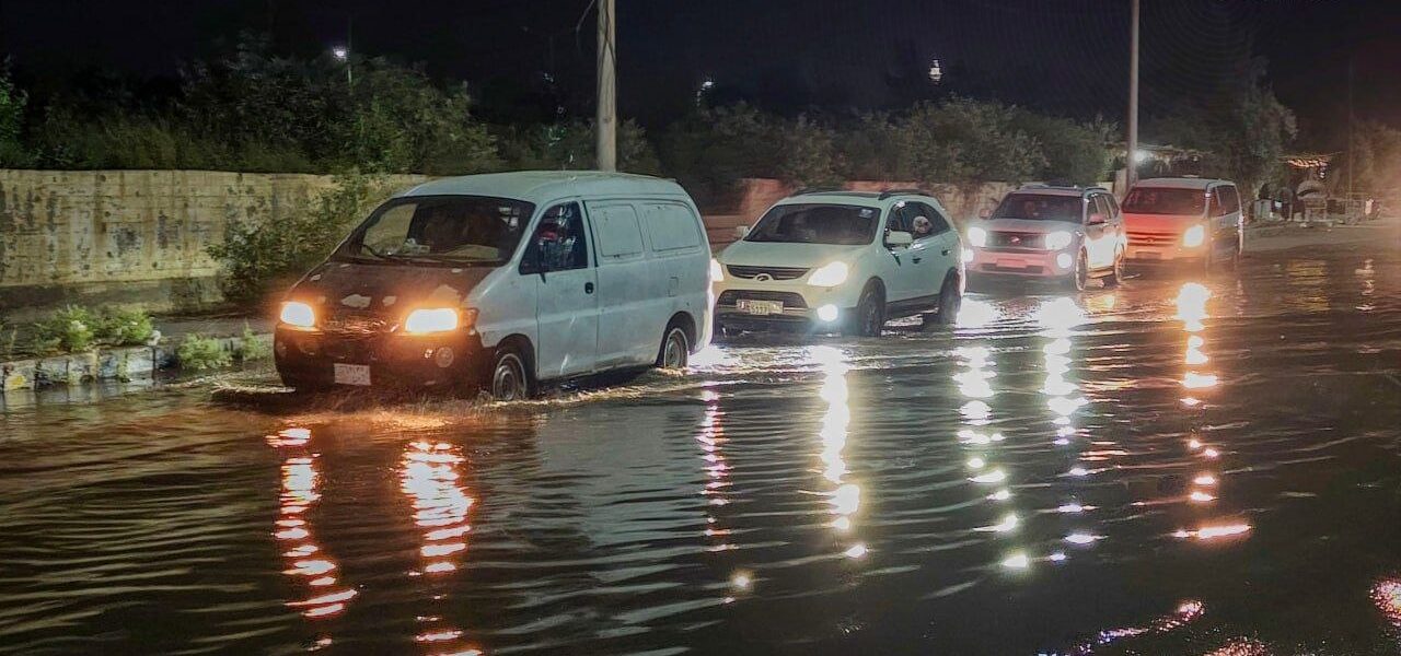 إيقاف حركة العبور ليلاً بين ضفتي الفرات في دير الزور بسبب زيادة مستوى المياه