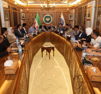 اجتماعات ثنائية ومساعٍ لإنشاء مجلس مشترك لرجال الأعمال السوري-الباكستاني خلال فعاليات معرض دمشق الدولي.