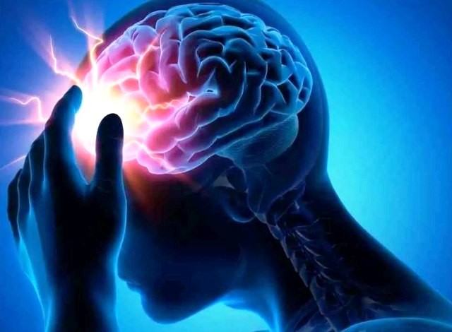 ارتفاع درجات الحرارة وسوائل لزجة.. تزايد احتمالات الإصابة بالسكتات الدماغية في الصيف الحار