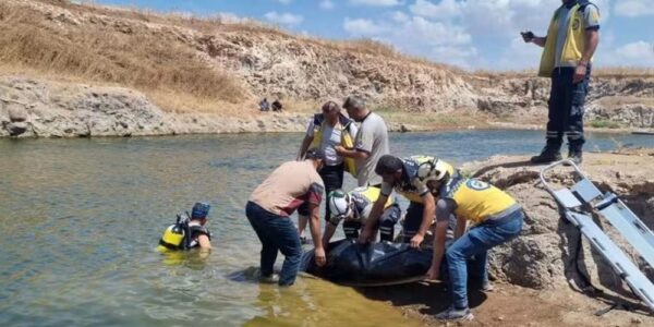 استخراج جثث 4 أشخاص منهم طفلان في واقعتين للغرق شمال حلب