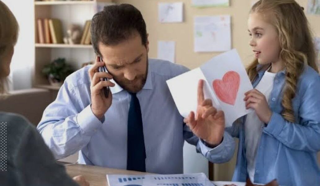 التواجد الذهني للأهل.. الاستثمار الفعلي في مستقبل الأبناء والمجتمع