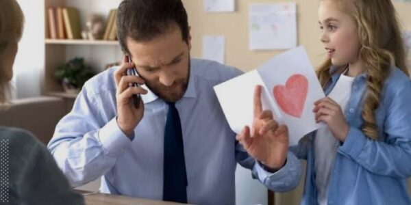 التواجد الذهني للأهل.. الاستثمار الفعلي في مستقبل الأبناء والمجتمع