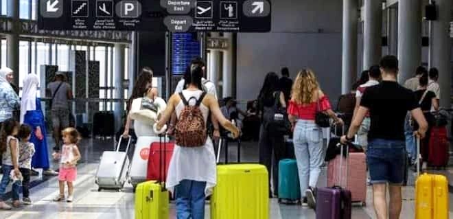 الغربة جانب آخر للعيش بين تطلعات الشباب وشوق الوطن