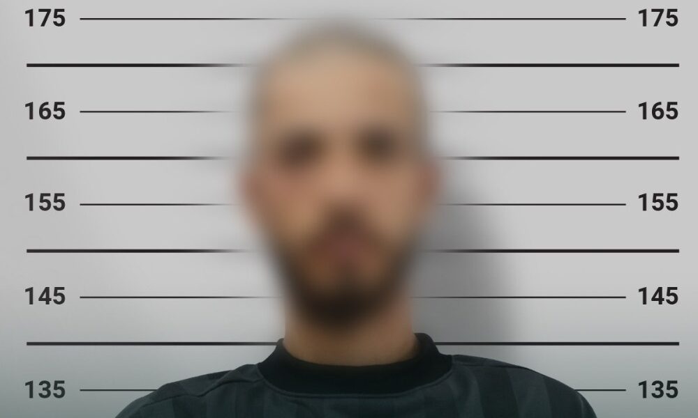 القبض على مشتبه في طعن رجل أمن داخلي بدير الزور من قبل القوات الأمنية