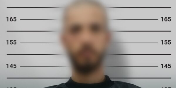 القبض على مشتبه في طعن رجل أمن داخلي بدير الزور من قبل القوات الأمنية