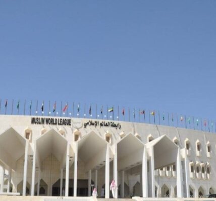 المنظمة الإسلامية العالمية تستنكر الاعتداء الإرهابي الذي طال حافلة لقوات الأمن الداخلي
