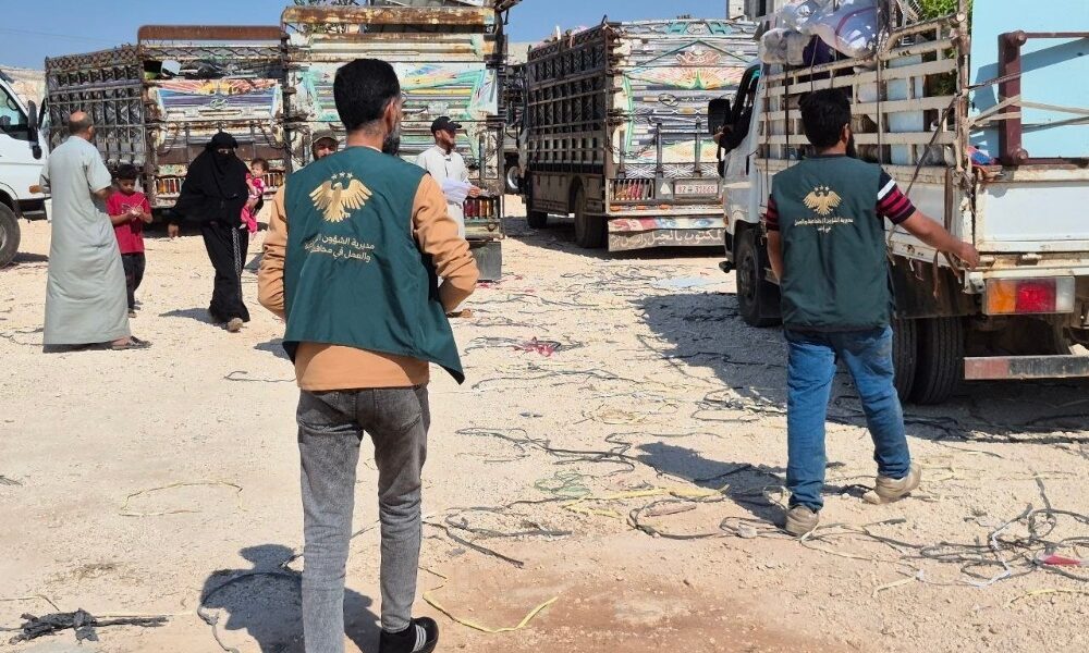 انطلاق قافلة طوعية جديدة تضم 222 أسرة من مخيمات الشمال إلى ريف حماة