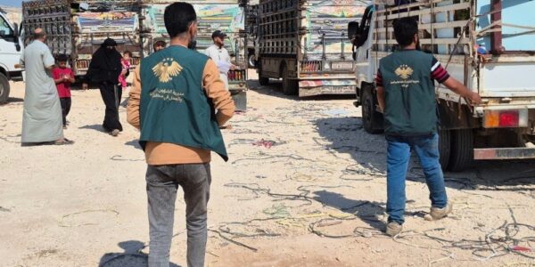انطلاق قافلة طوعية جديدة تضم 222 أسرة من مخيمات الشمال إلى ريف حماة
