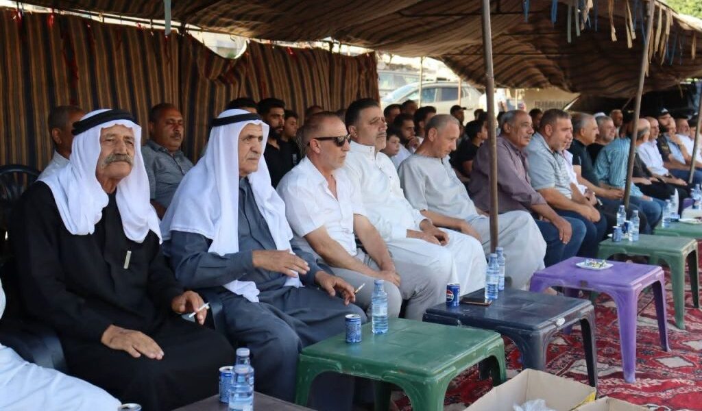 بدأت كفكرة وأصبحت مشروعاً تعاونياً.. مبادرة محلية لإصلاح الشوارع في مدينة الحارة بريف درعا