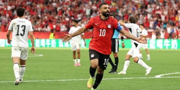 بسبب مطالبه المالية الكبيرة.. نادي بشكتاش التركي يوقف محادثات التعاقد مع محمد صلاح