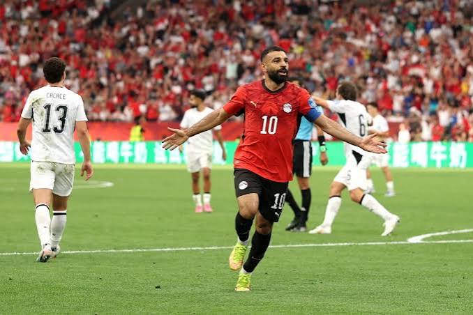 بسبب مطالبه المالية الكبيرة.. نادي بشكتاش التركي يوقف محادثات التعاقد مع محمد صلاح