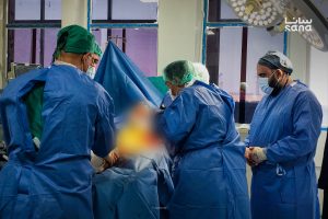تنفيذ جراحة متقدمة لتركيب مفصل فخذ في مستشفى دير الزور الوطني