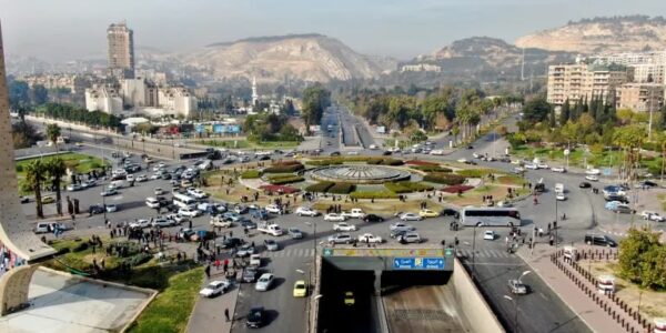 طقس صيفي لطيف وأمطار متفرقة في بعض المناطق