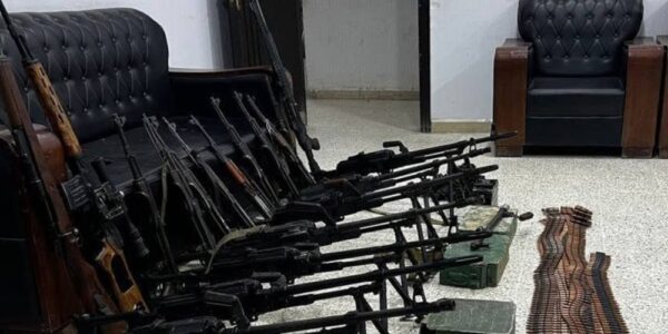 عقب تقرير عن حادثة إطلاق نار.. قوى الأمن تحتجز شخصين في البوكمال