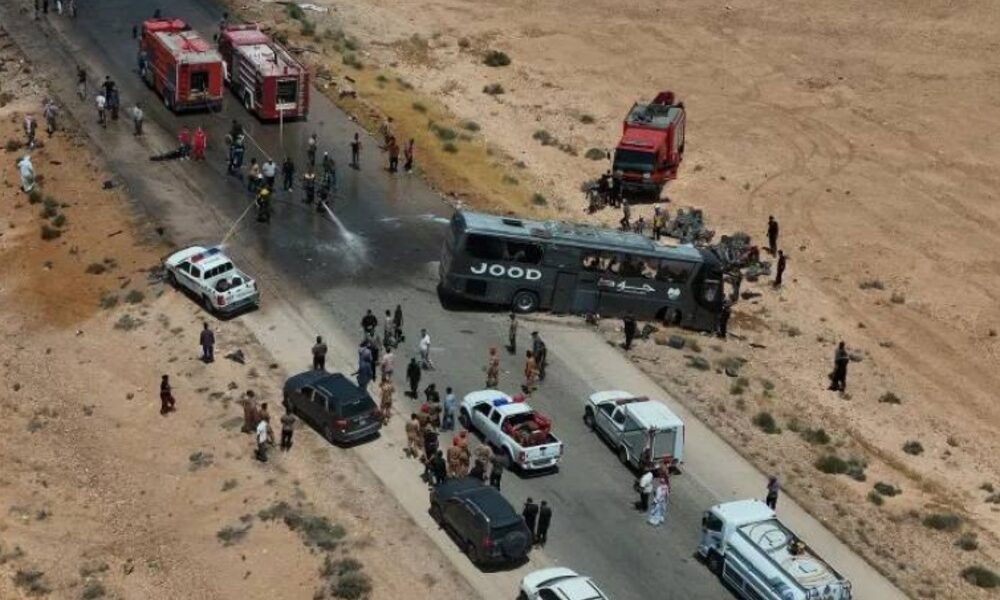عقب حادث السخنة الفاجع.. وضع خطة مستعجلة لتطوير طريق دمشق – دير الزور وفتح فرع إضافي