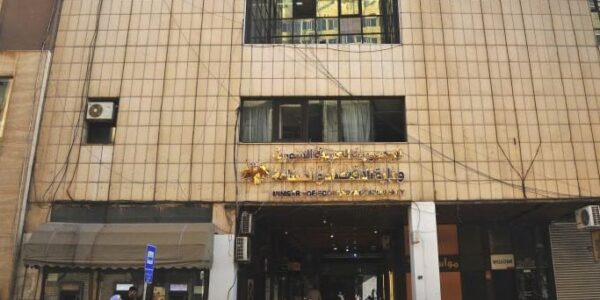 مؤسسة الملابس الجاهزة.. مساعٍ لإصلاح المسار الإنتاجي وتحسين أوضاع العاملين