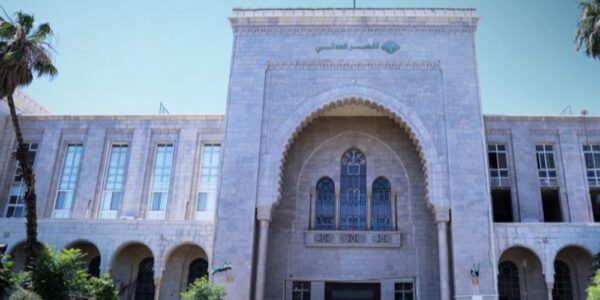 متخصص قانوني: لم يتم رصد أي خرق قانوني في عمليات إدانة عاطف نجيب وآخرين