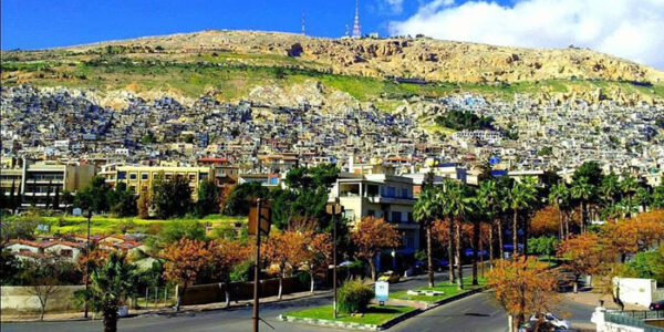 أجواء خريفية مصحوبة بزخات مطر رعدية ورياح نشطة في مناطق متفرقة