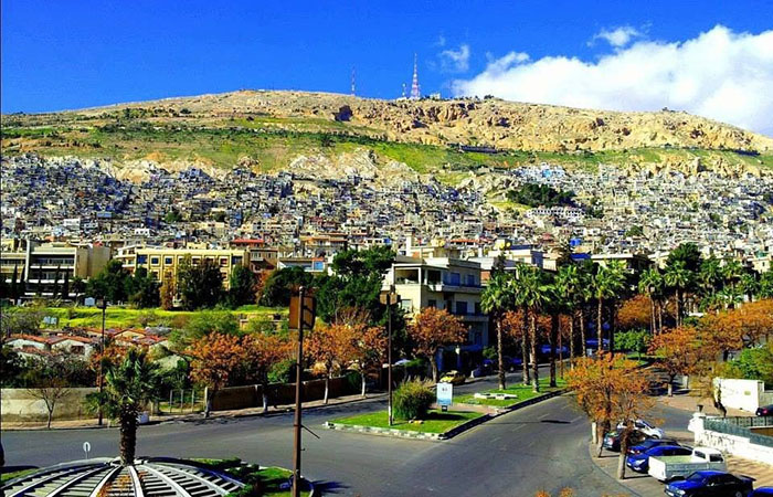 أجواء خريفية مصحوبة بزخات مطر رعدية ورياح نشطة في مناطق متفرقة