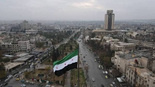 أجواء دافئة اليوم وغداً.. واحتمال اضطراب جوي السبت