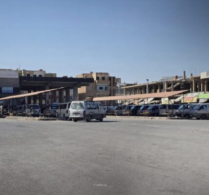 إطلاق خط نقل جديد يعزز شبكات النقل في دير الزور لخدمة حي العمال