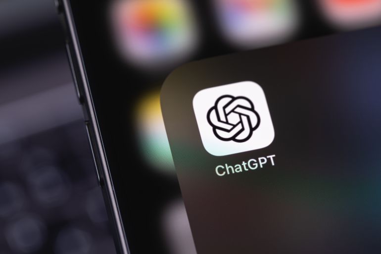 الاستخدام المفرط لـ ChatGPT.. هل يسهم في الخمول الذهني والانطواء الاجتماعي؟