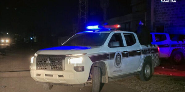 القبض على شخص متهم بضرب ابنته حتى الموت في دير الزور بواسطة الأمن الداخلي