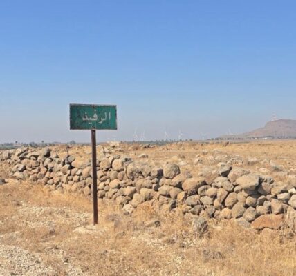 القوات الإسرائيلية تتقدم غرب الرفيد وتحقق مع مربي الماشية