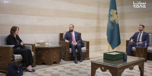 المصطفى يناقش مع ممثلة السويد سبل تعزيز الروابط وعودة اللاجئين السوريين بسلام.
