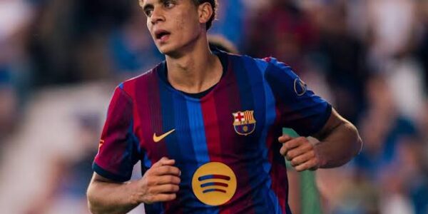 برشلونة يمدد عقد لاعبه المصري الموهوب حتى عام 2030