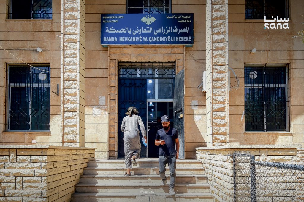 تواصل دفع مستحقات القمح من خلال 17 فرعًا للمصرف الزراعي في الحسكة