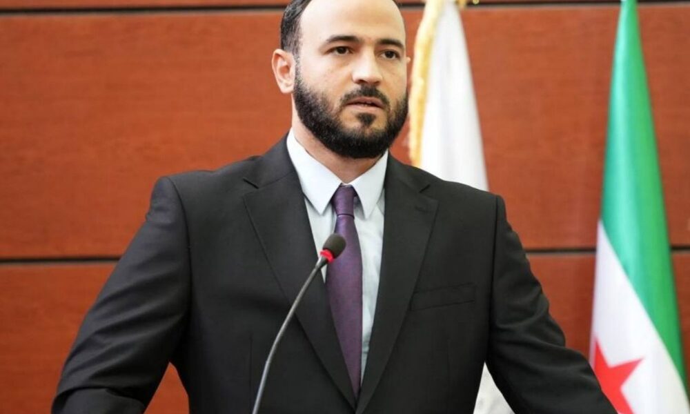 محافظ حلب يساهم في تكريم أسر الشهداء خلال فعالية "درب الحياة"