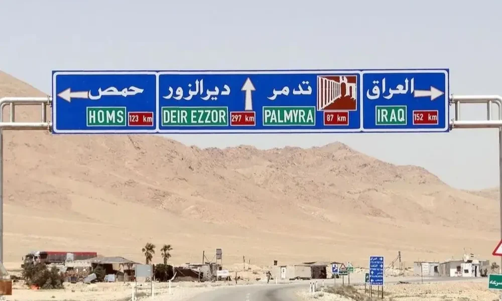 مصرع فرد وإصابة آخرين إثر تدهور شاحنة على طريق دير الزور – تدمر