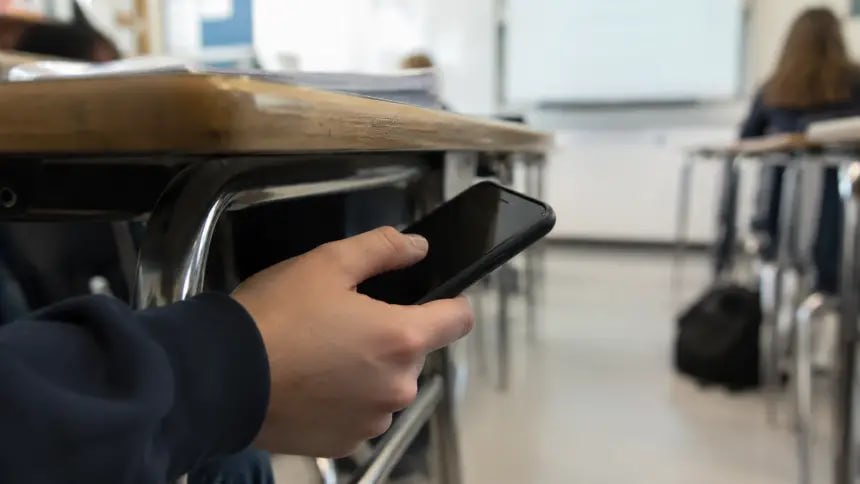 مع انطلاق الموسم الدراسي.. كيف نتحكم في استخدام الهواتف الذكية؟