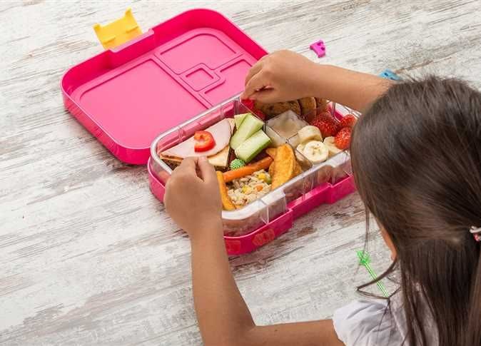من «رغيف الزعتر» إلى «صندوق الغداء».. كيف تطورت ملامح الوجبة المدرسية؟